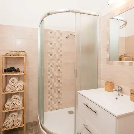 Large In The Old Town Center Apartament Praga