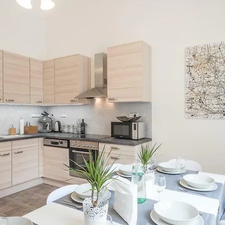 Apartament Large In The Old Town Center Praga